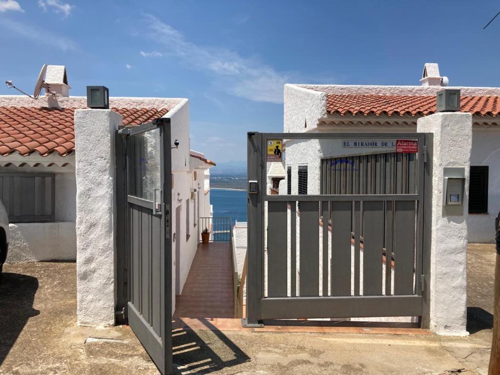 Appartement Duplex Rosas Avec Terrasse Magnifique Jacuzzi Vue Mer Eksteriør bilde