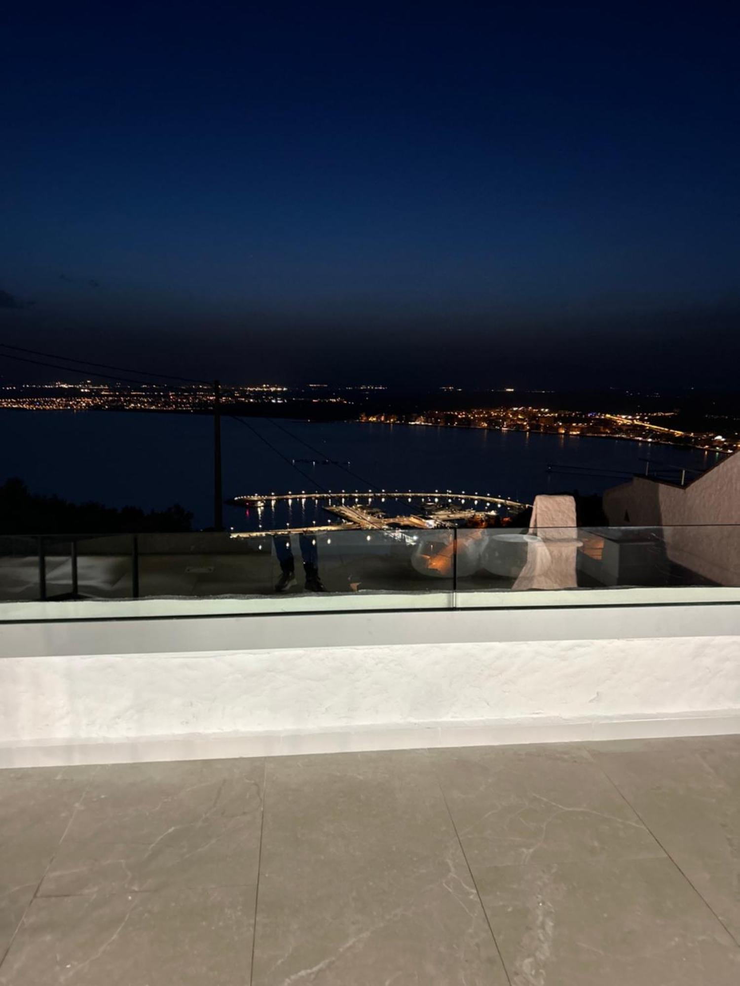 Appartement Duplex Rosas Avec Terrasse Magnifique Jacuzzi Vue Mer Eksteriør bilde