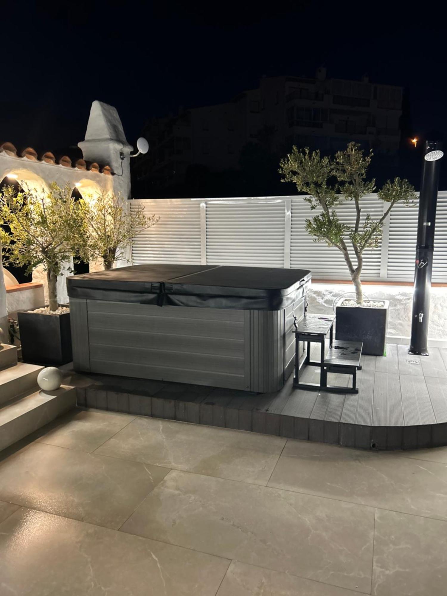 Appartement Duplex Rosas Avec Terrasse Magnifique Jacuzzi Vue Mer Eksteriør bilde