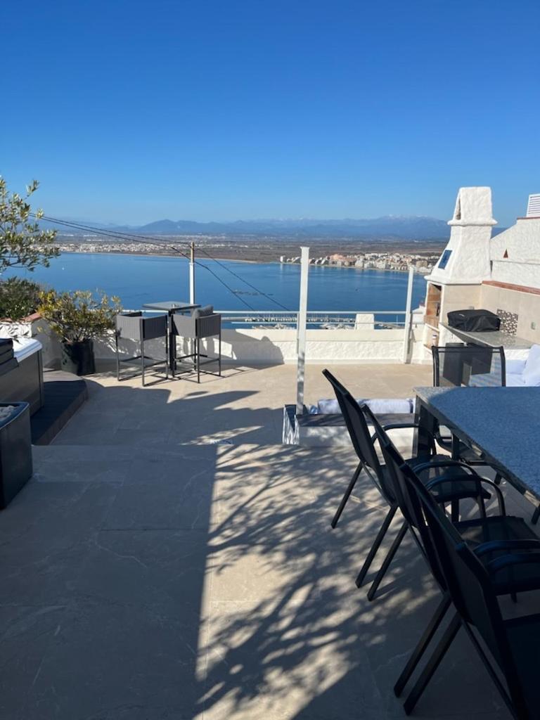 Appartement Duplex Rosas Avec Terrasse Magnifique Jacuzzi Vue Mer Eksteriør bilde