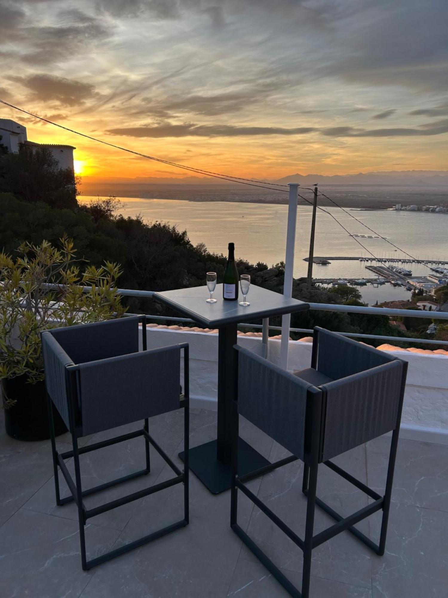 Appartement Duplex Rosas Avec Terrasse Magnifique Jacuzzi Vue Mer Eksteriør bilde