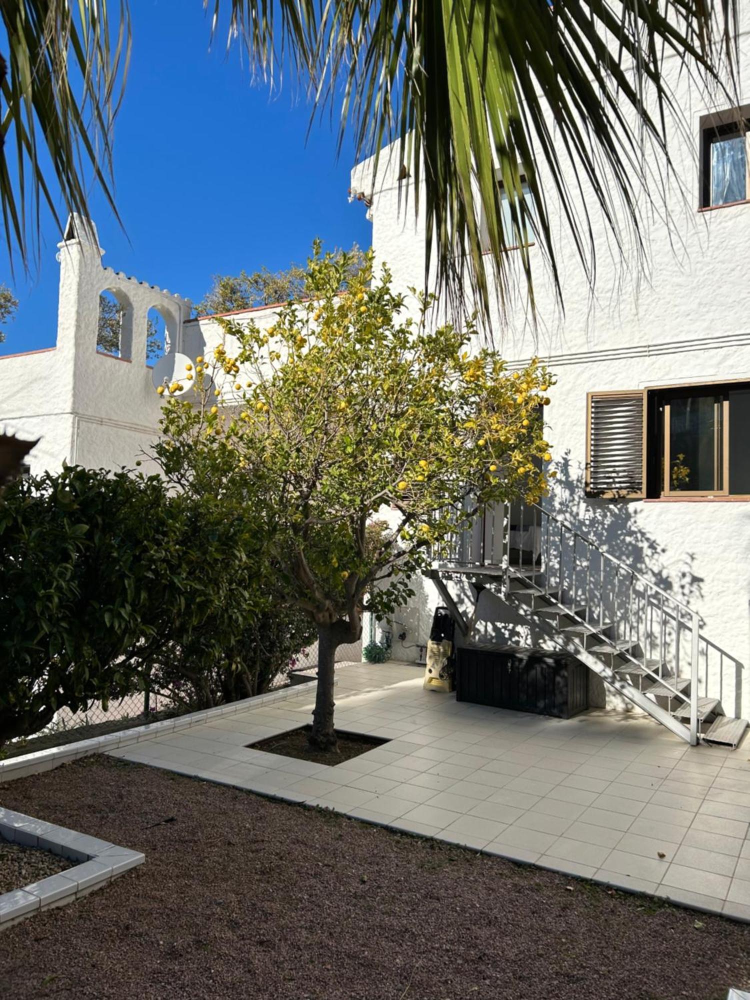 Appartement Duplex Rosas Avec Terrasse Magnifique Jacuzzi Vue Mer Eksteriør bilde